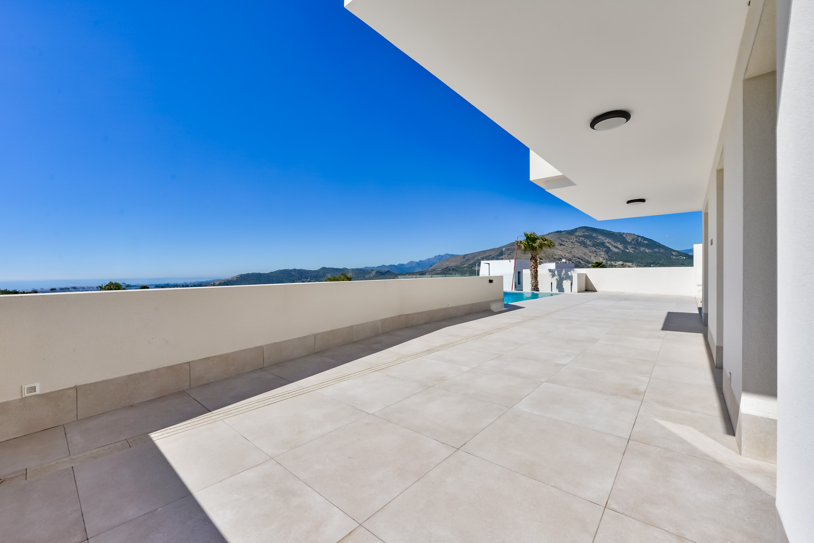 Villa Rey Luis I en urbanización Sea Hills de Finestrat.