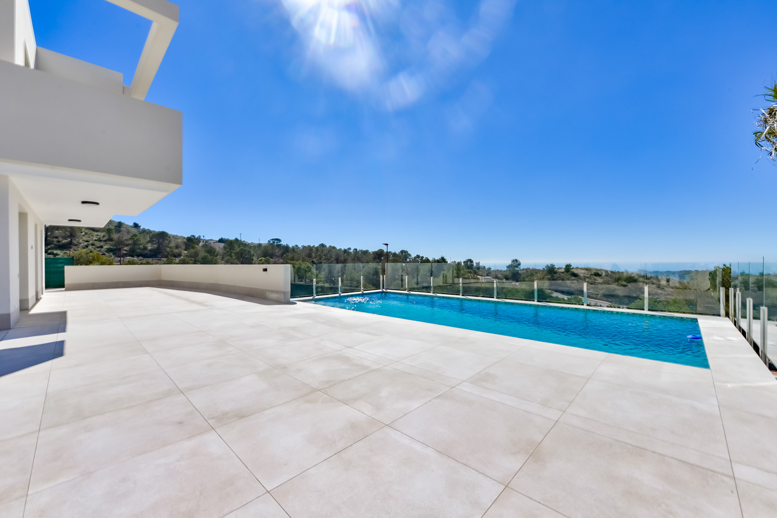 Villa Rey Luis I en urbanización Sea Hills de Finestrat.