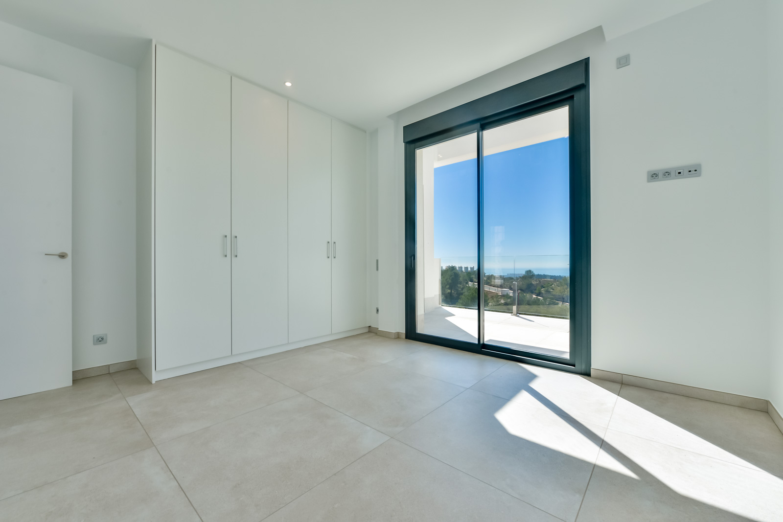 Villa Rey Luis I en urbanización Sea Hills de Finestrat.
