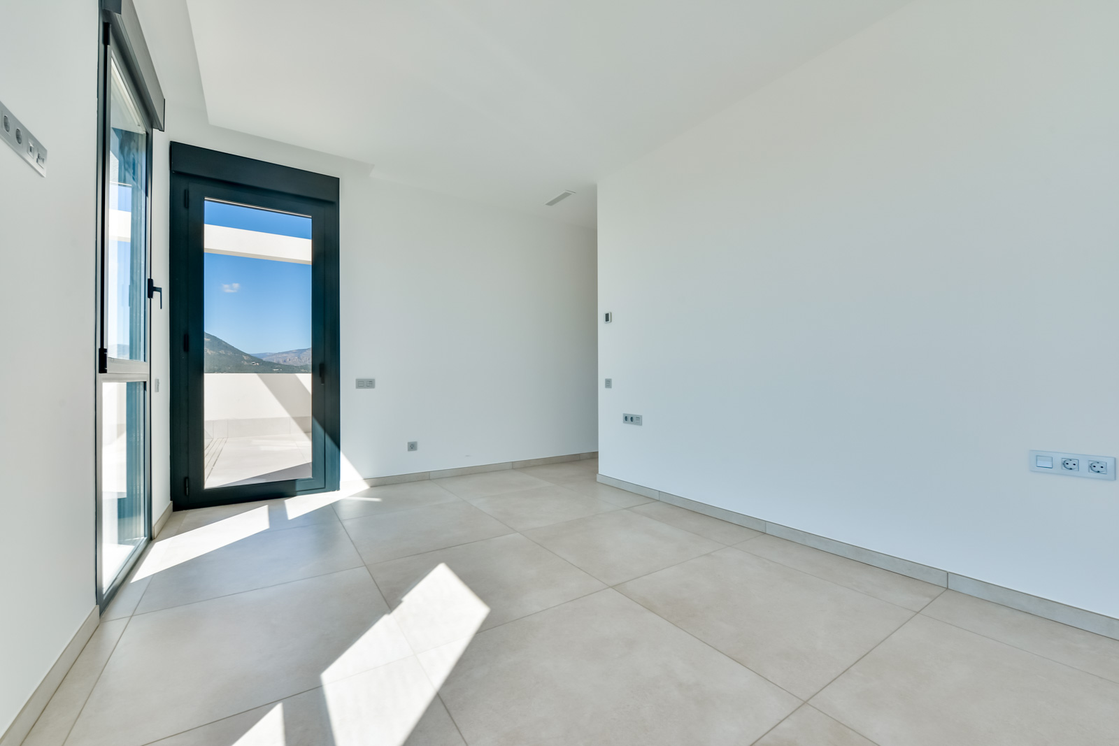 Villa Rey Luis I en urbanización Sea Hills de Finestrat.