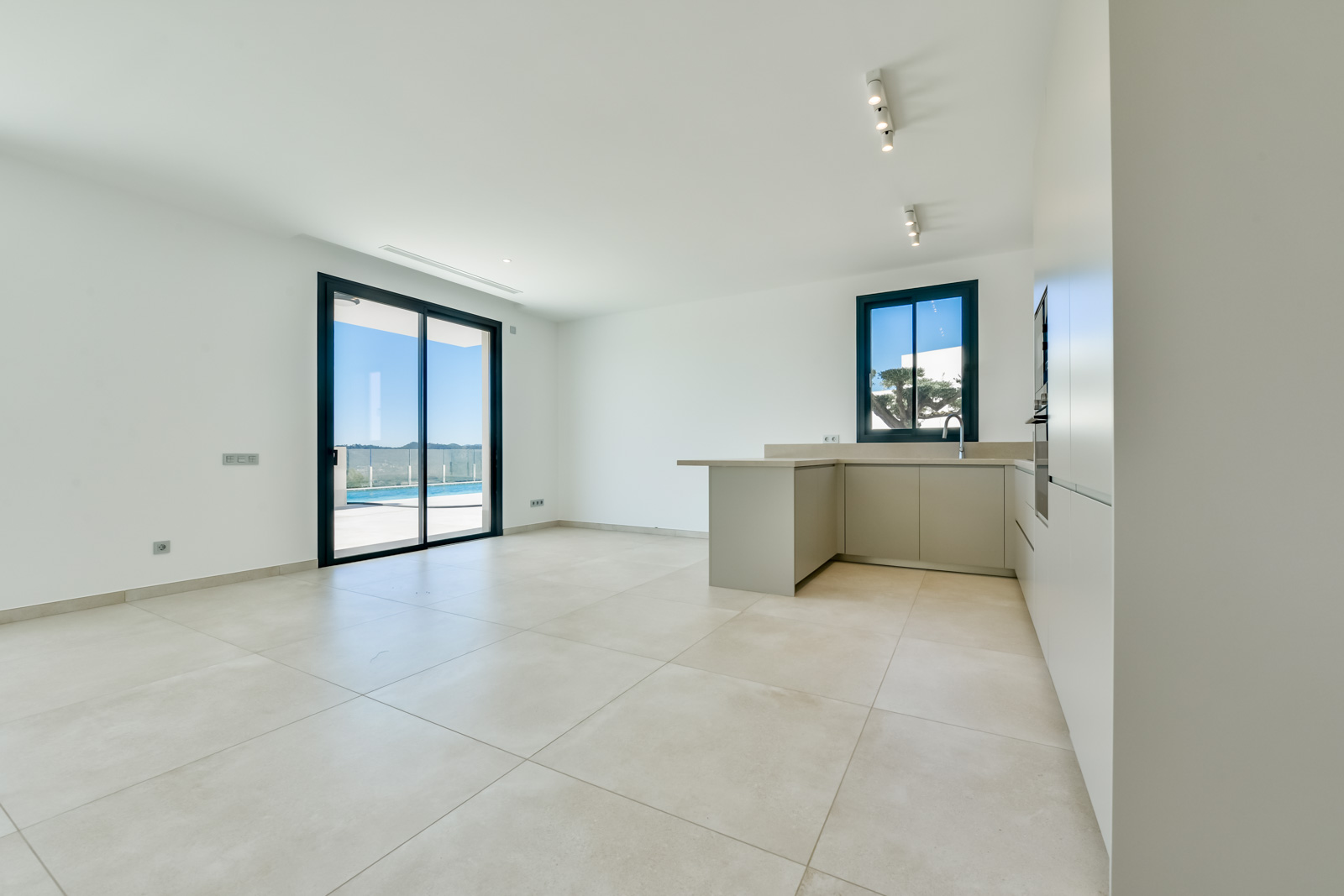 Villa Rey Luis I en urbanización Sea Hills de Finestrat.