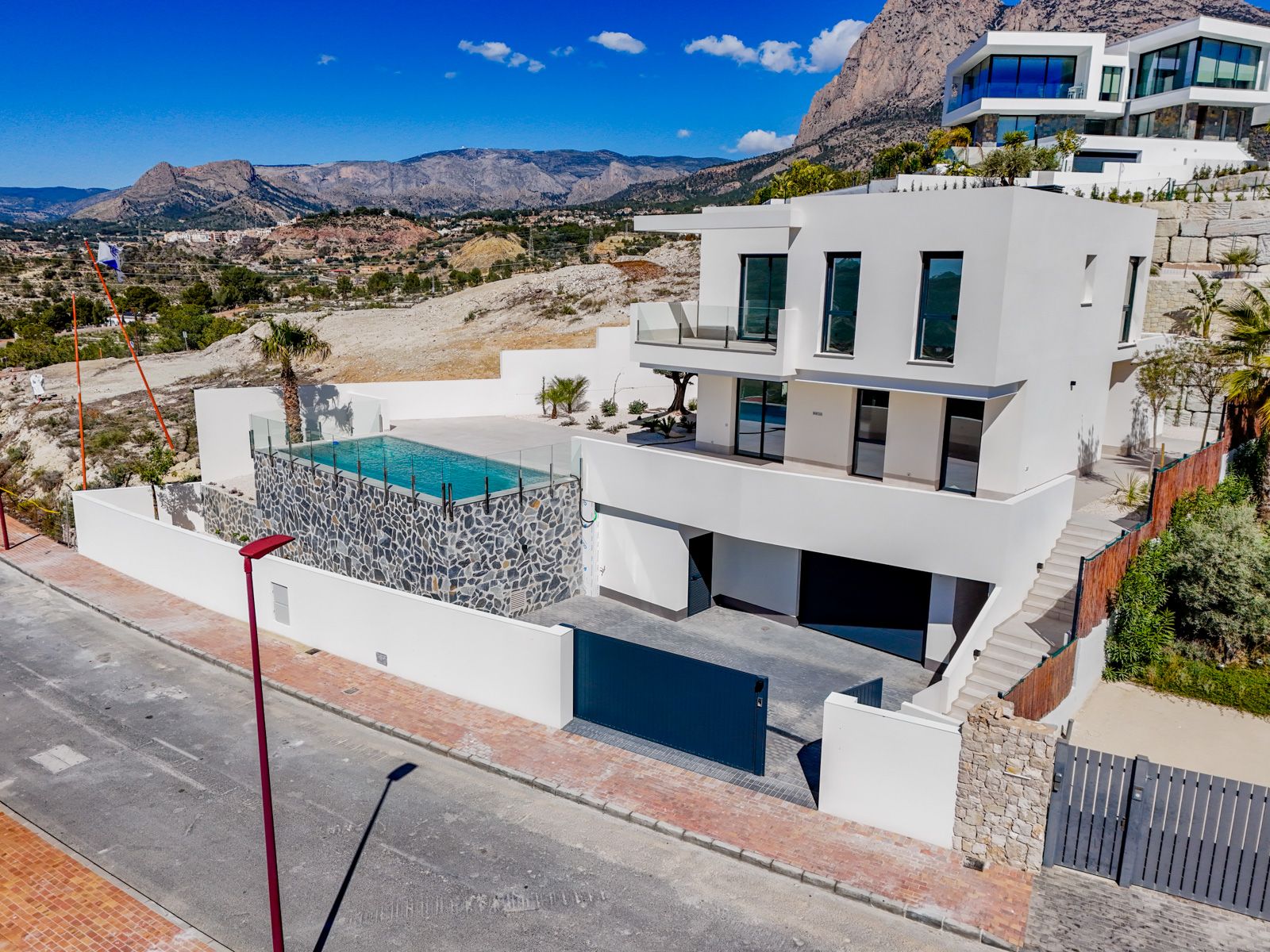 Villa Rey Luis I en urbanización Sea Hills de Finestrat.