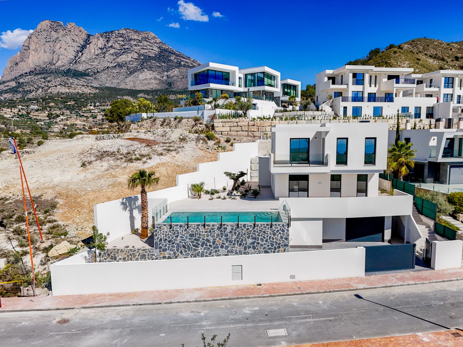 Villa Rey Luis I en urbanización Sea Hills de Finestrat.