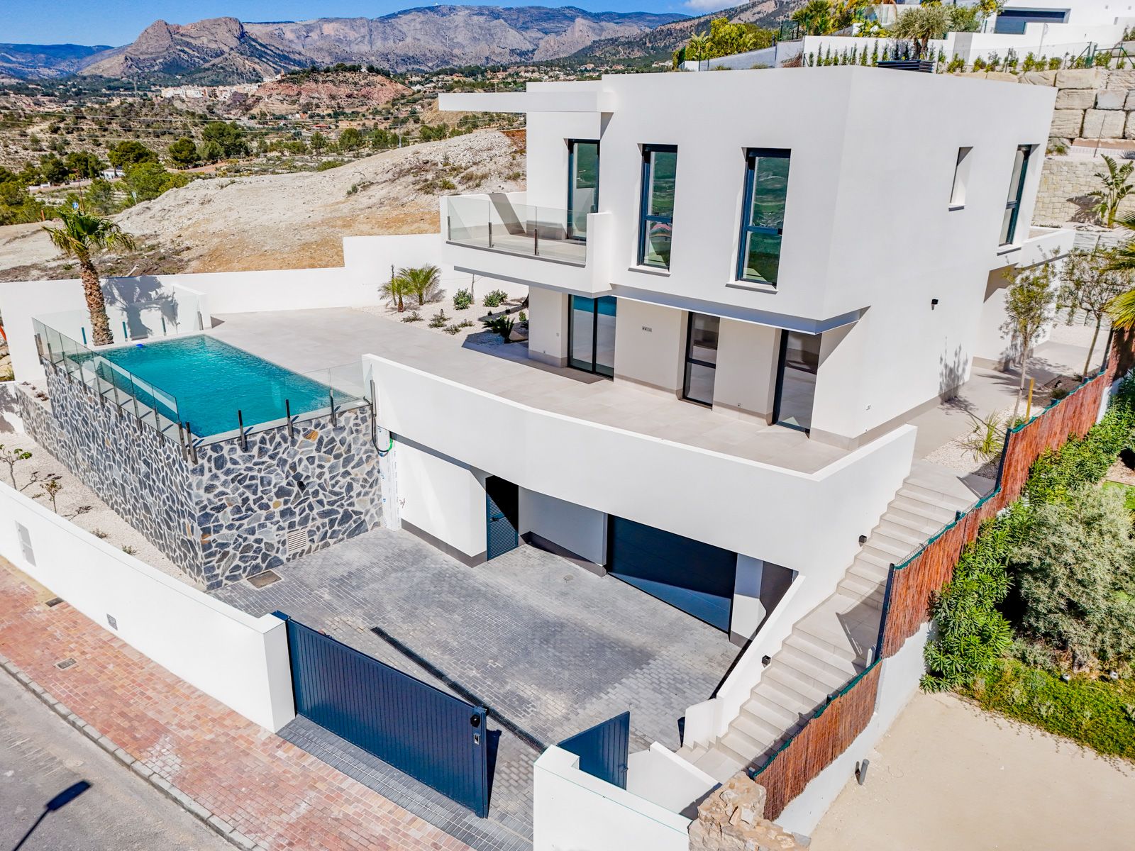 Villa Rey Luis I en urbanización Sea Hills de Finestrat.