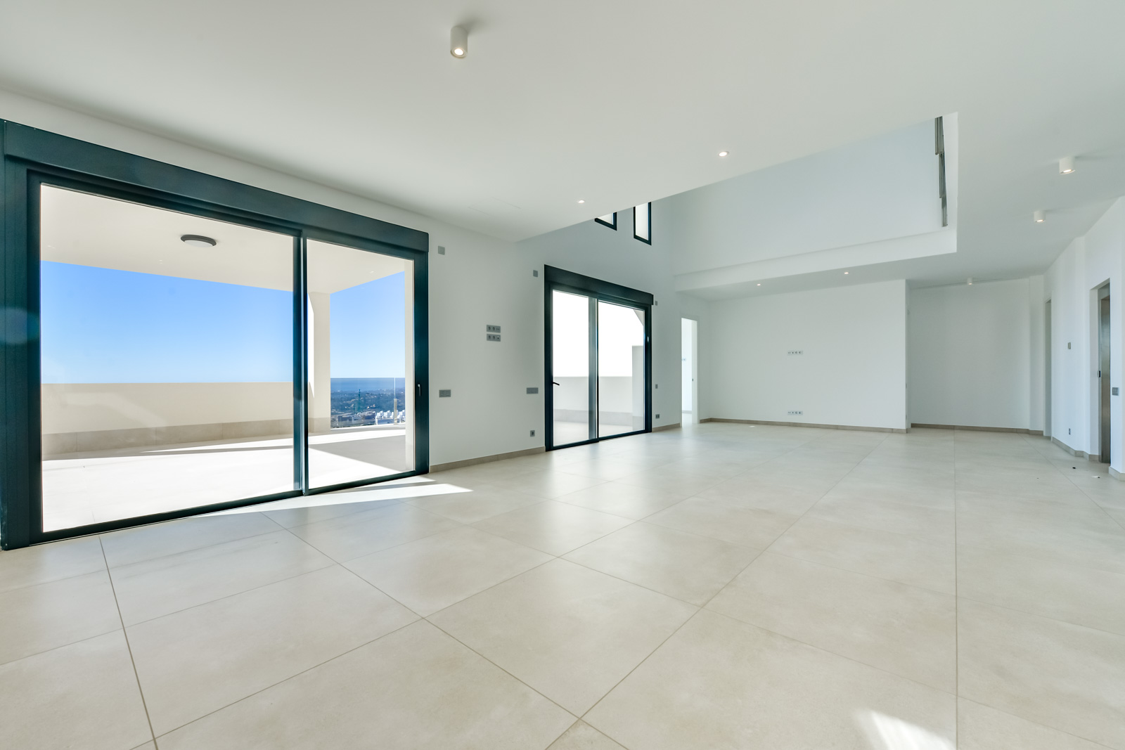 Villa Rey Felipe en urbanización Sea Hills De Finestrat.