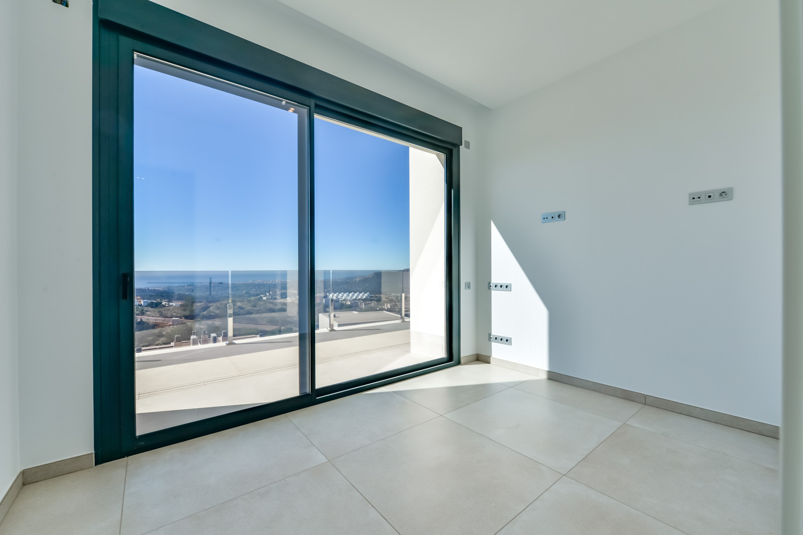 Villa Rey Felipe en urbanización Sea Hills De Finestrat.