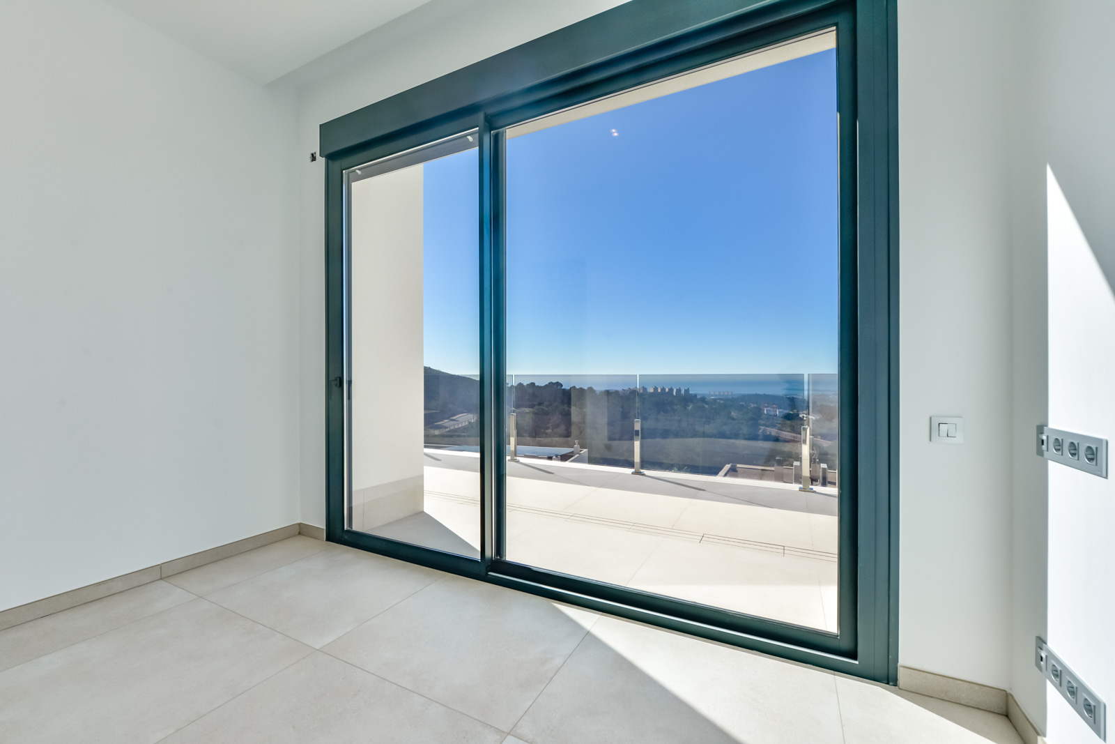 Villa Rey Felipe en urbanización Sea Hills De Finestrat.