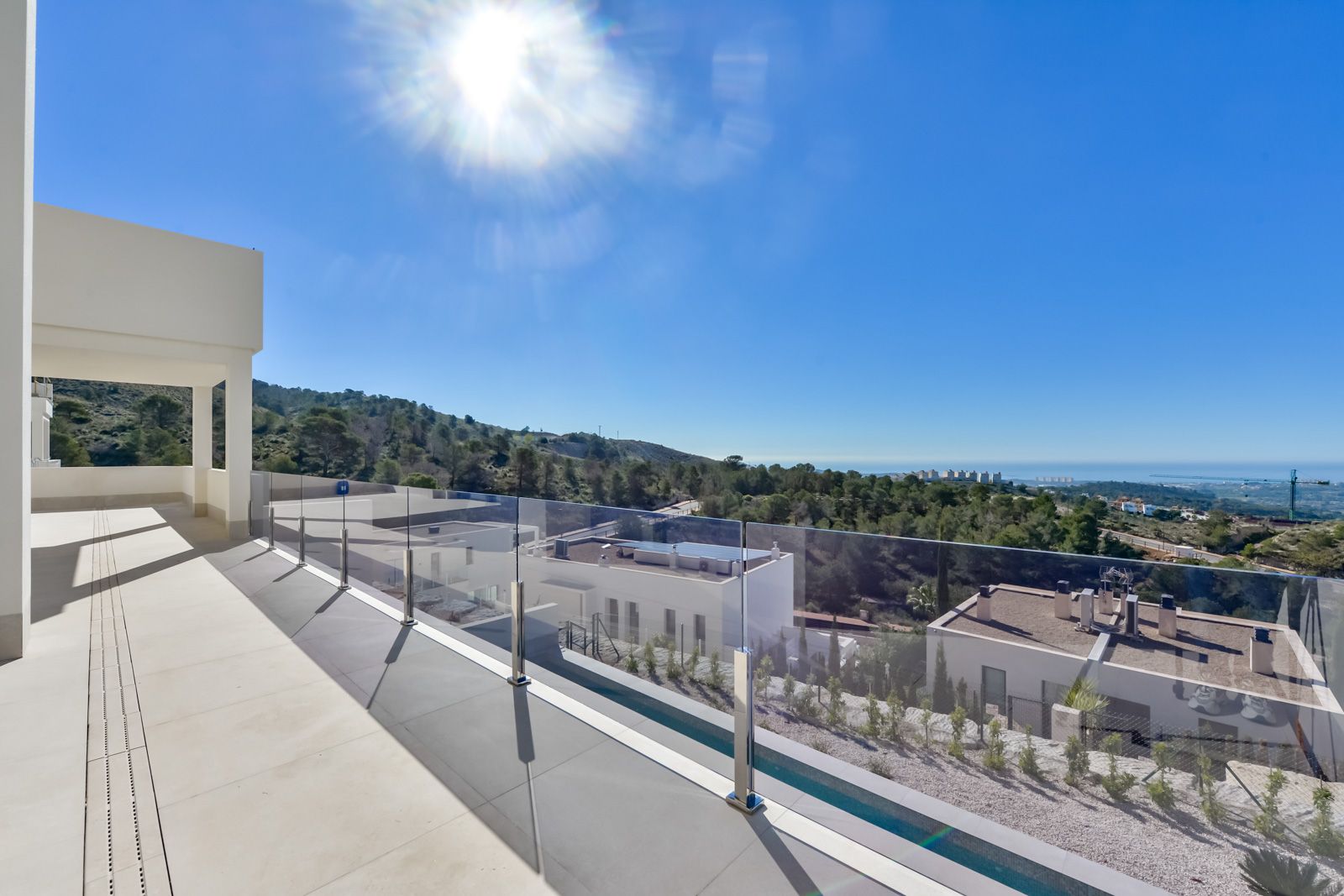 Villa Rey Felipe en urbanización Sea Hills De Finestrat.