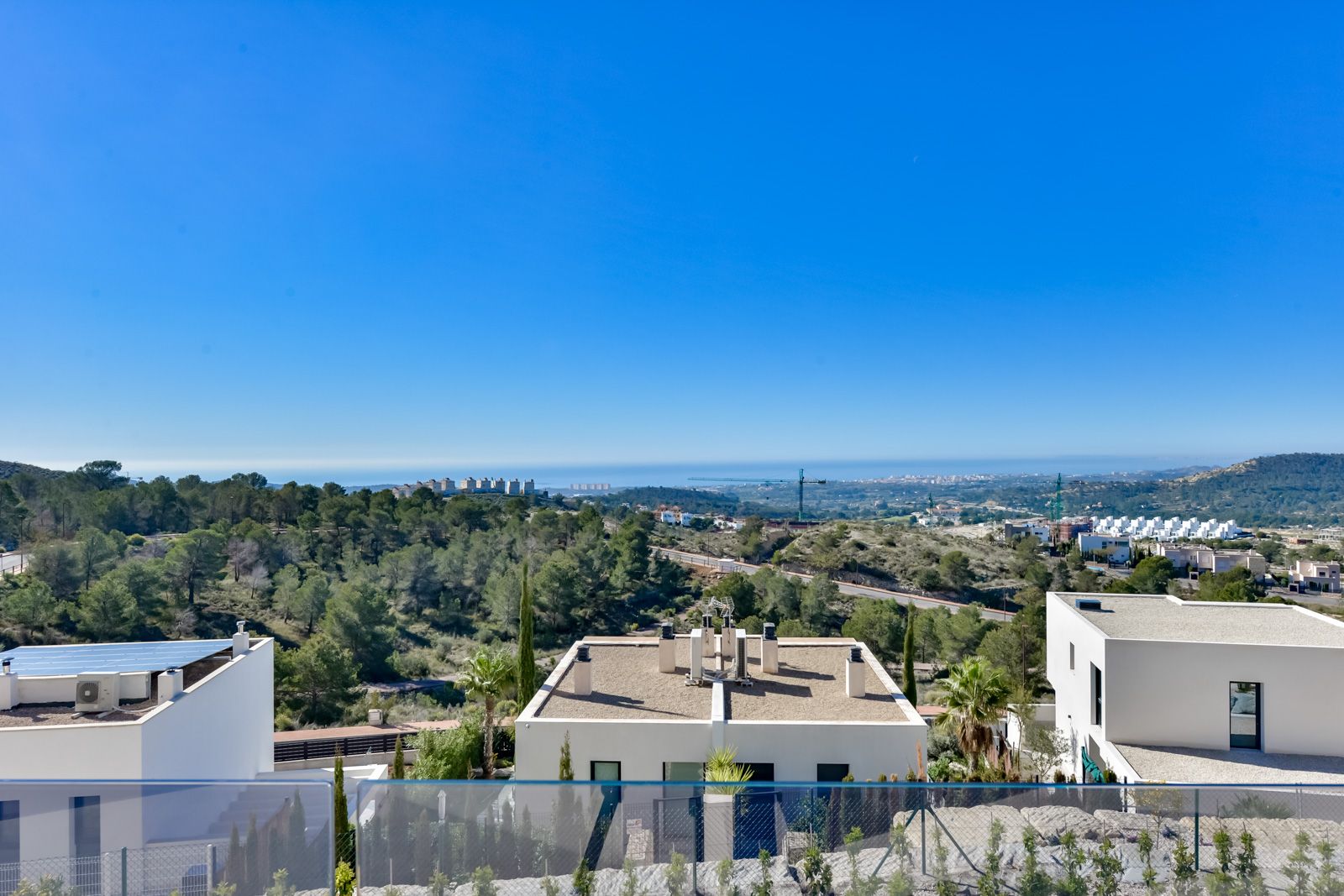 Villa Rey Felipe en urbanización Sea Hills De Finestrat.
