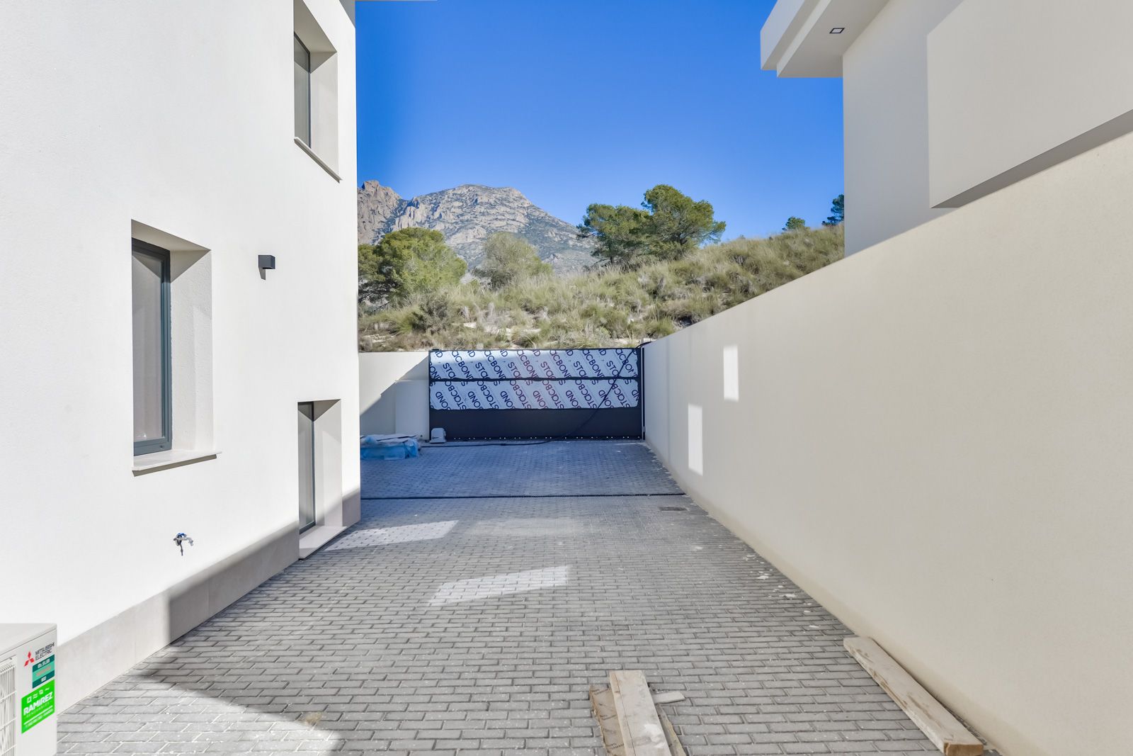 Villa Rey Felipe en urbanización Sea Hills De Finestrat.