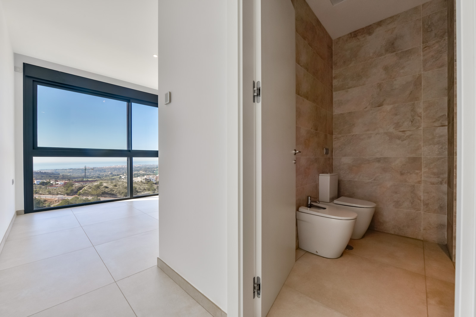 Villa Rey Felipe en urbanización Sea Hills De Finestrat.
