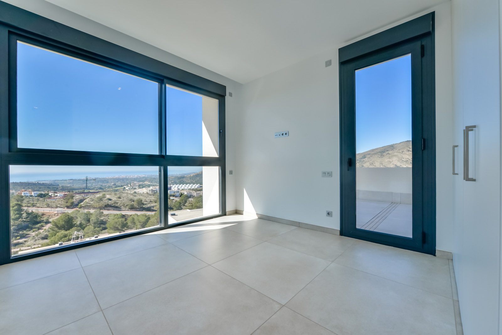 Villa Rey Felipe en urbanización Sea Hills De Finestrat.