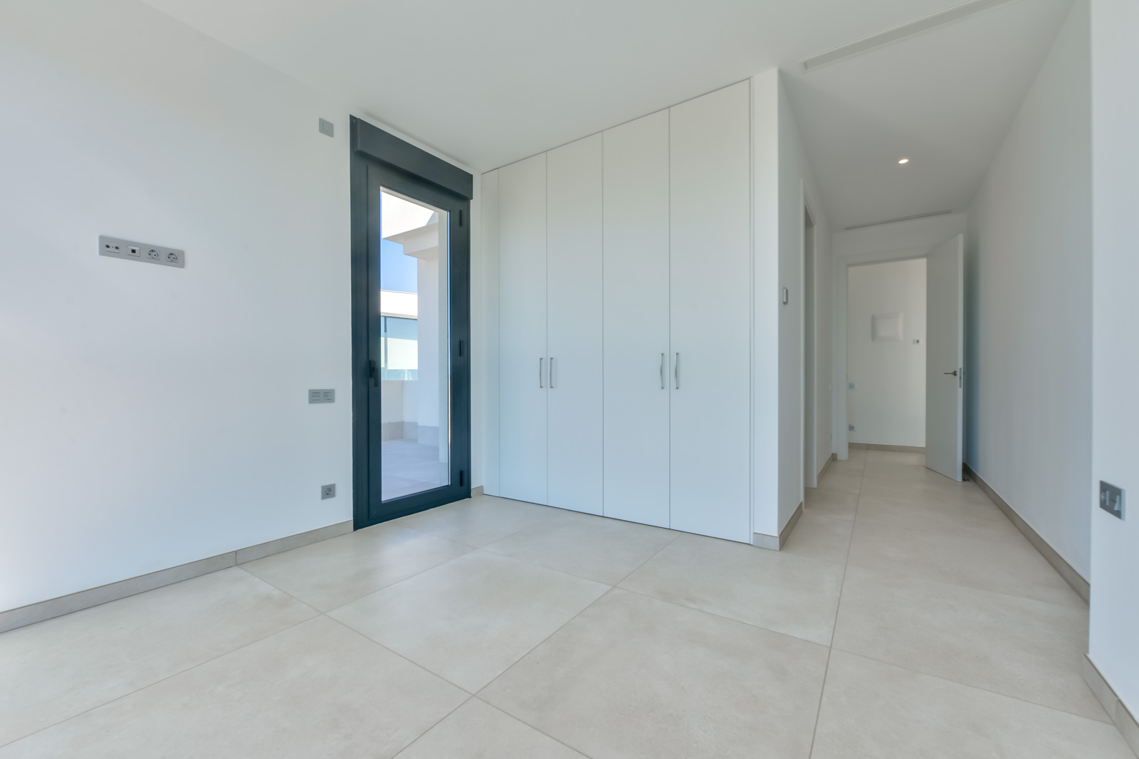 Villa Rey Felipe en urbanización Sea Hills De Finestrat.