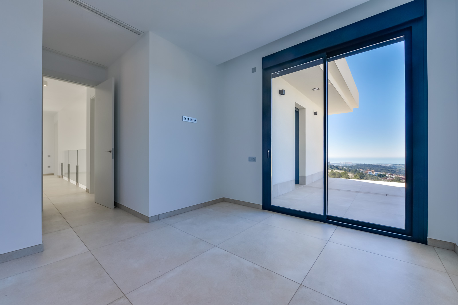 Villa Rey Felipe en urbanización Sea Hills De Finestrat.