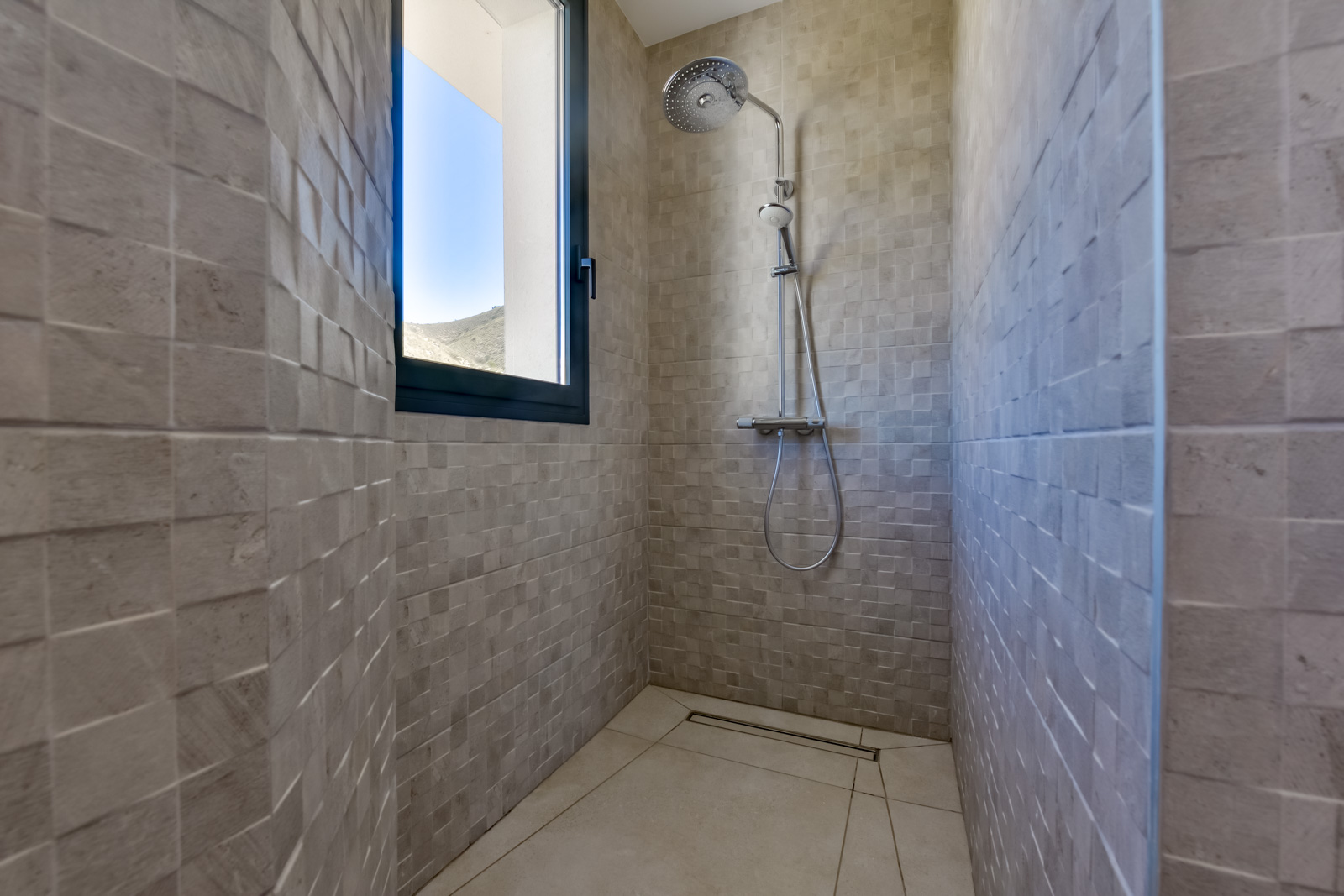Villa Rey Felipe en urbanización Sea Hills De Finestrat.