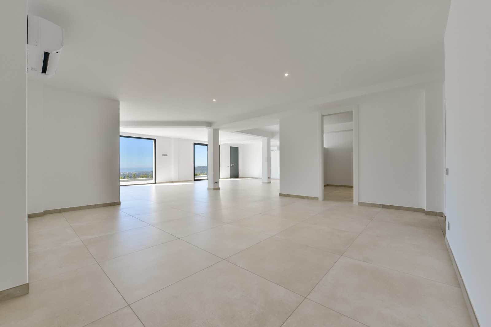 Villa Rey Felipe en urbanización Sea Hills De Finestrat.