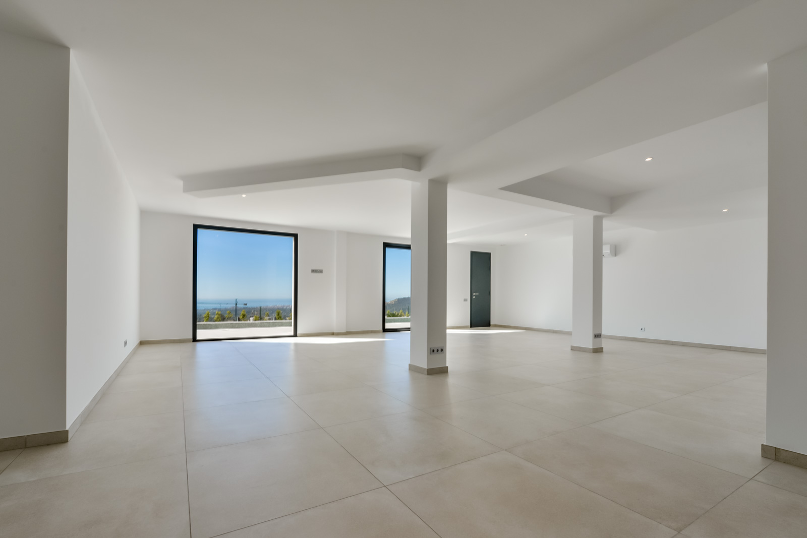Villa Rey Felipe en urbanización Sea Hills De Finestrat.