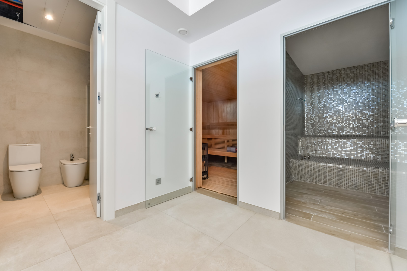 Villa Rey Felipe en urbanización Sea Hills De Finestrat.
