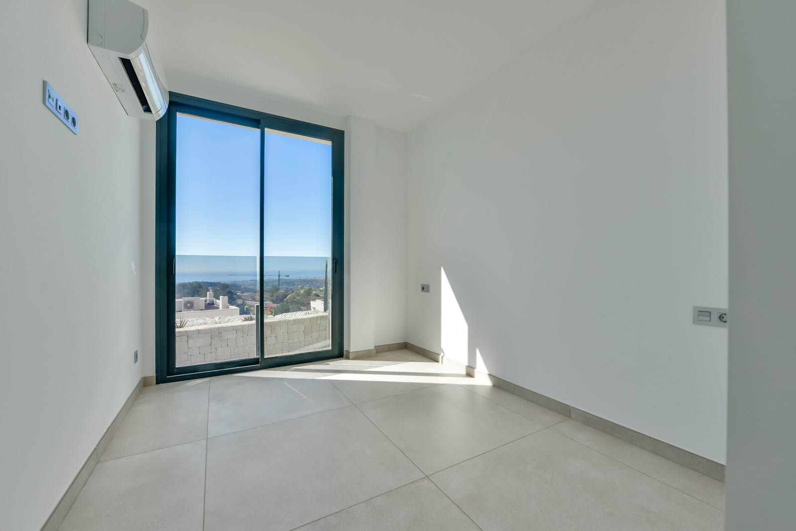 Villa Rey Felipe en urbanización Sea Hills De Finestrat.