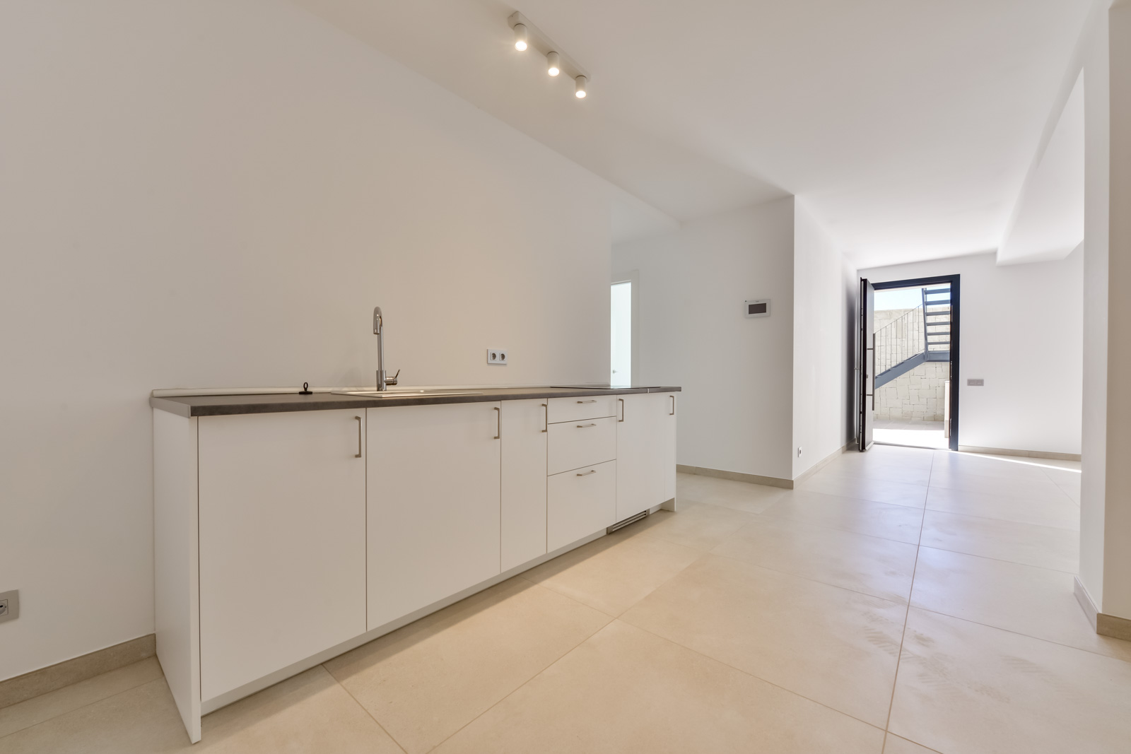 Villa Rey Felipe en urbanización Sea Hills De Finestrat.