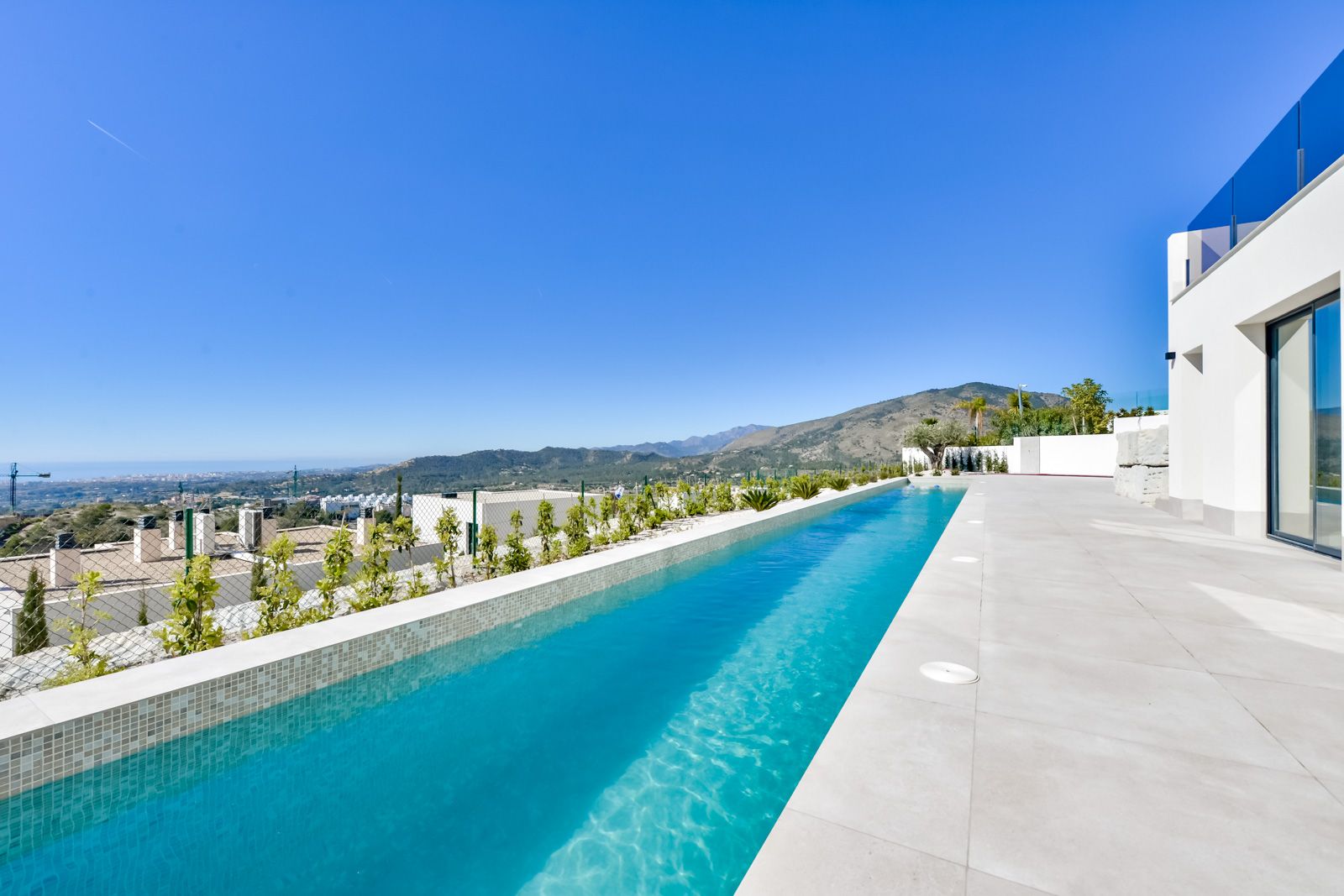 Villa Rey Felipe en urbanización Sea Hills De Finestrat.