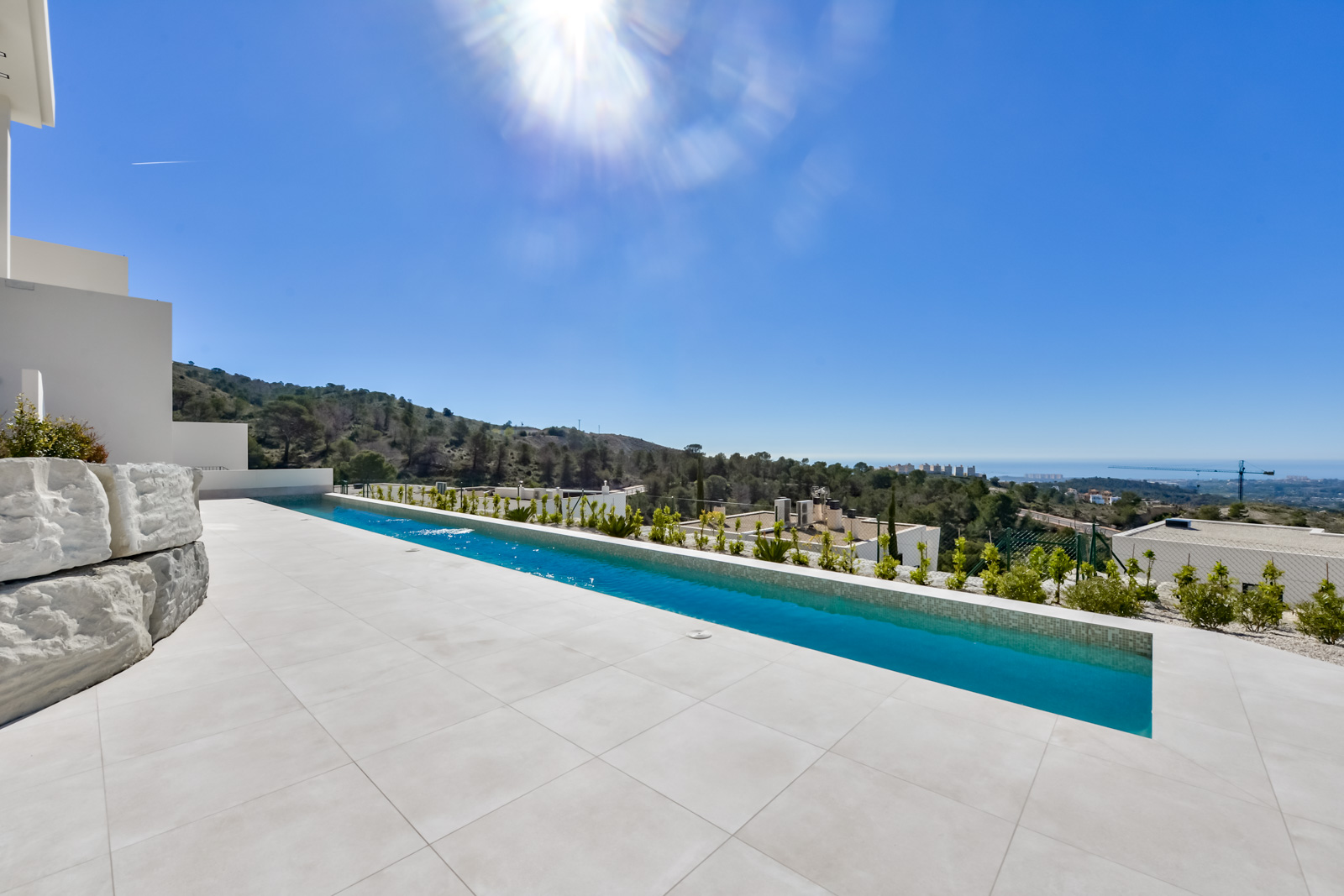 Villa Rey Felipe en urbanización Sea Hills De Finestrat.