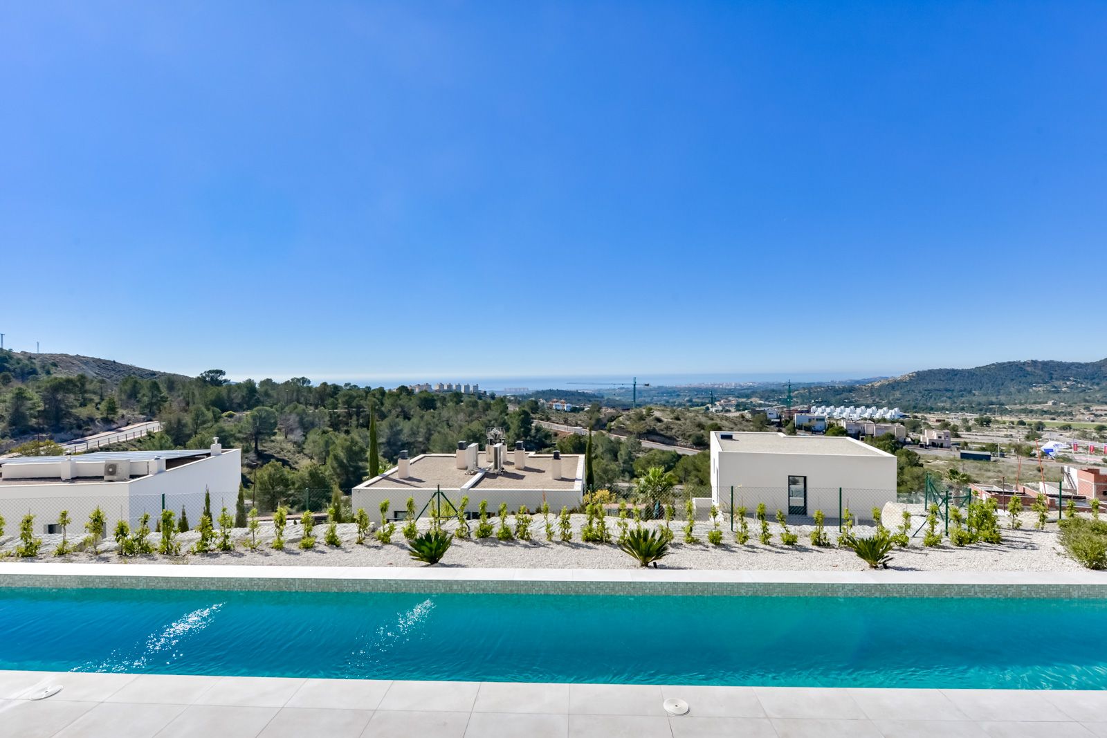Villa Rey Felipe en urbanización Sea Hills De Finestrat.