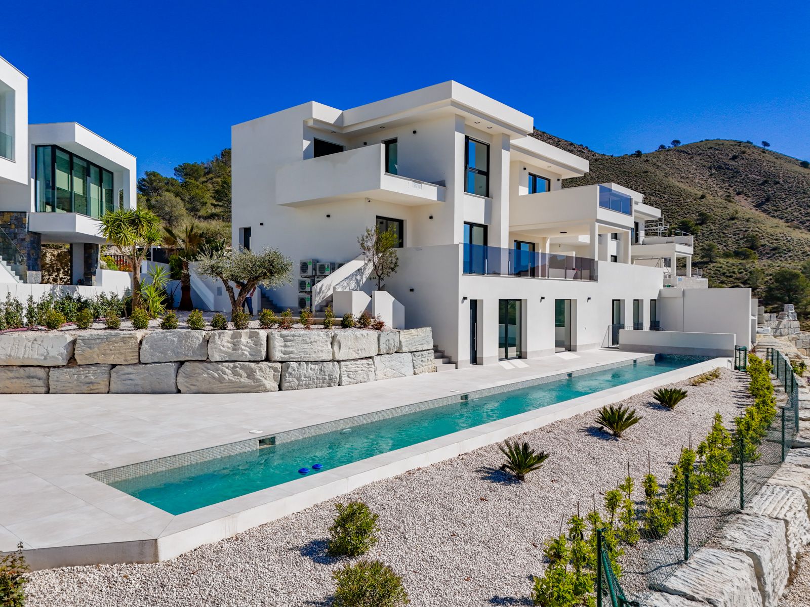 Villa Rey Felipe en urbanización Sea Hills De Finestrat.