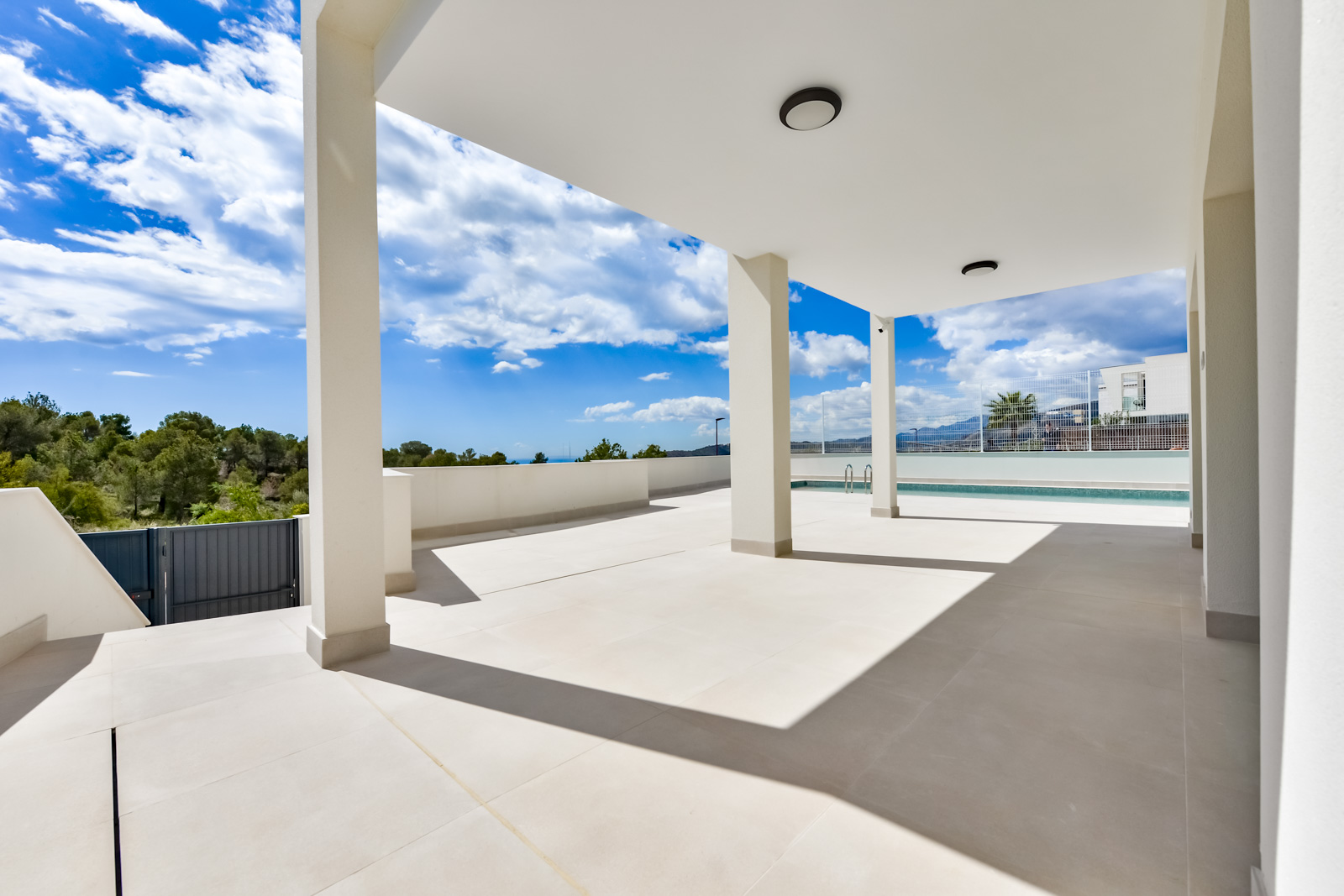 Villa Rey Luis en urbanización Sea Hills de Finestrat.