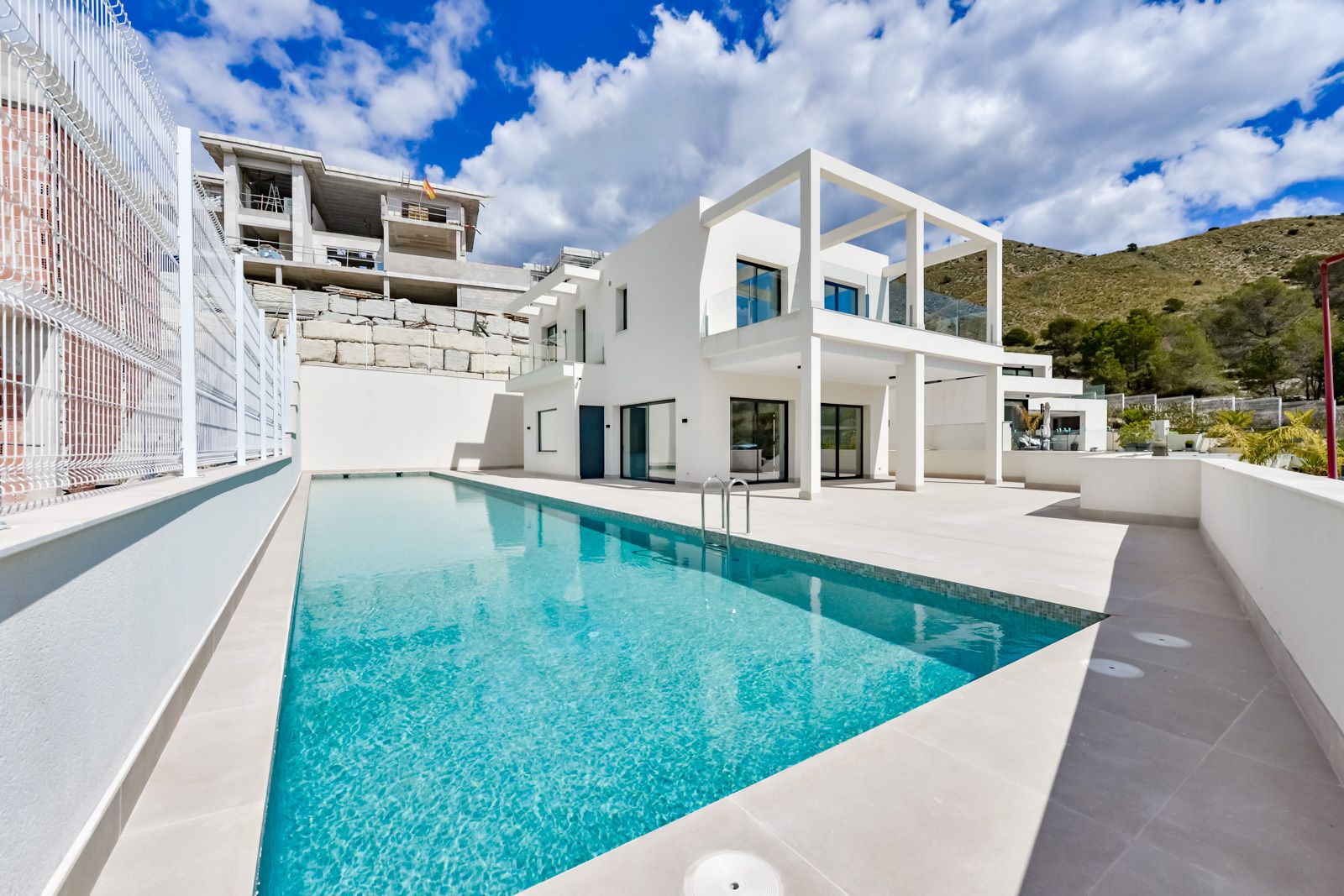 Villa Rey Luis en urbanización Sea Hills de Finestrat.