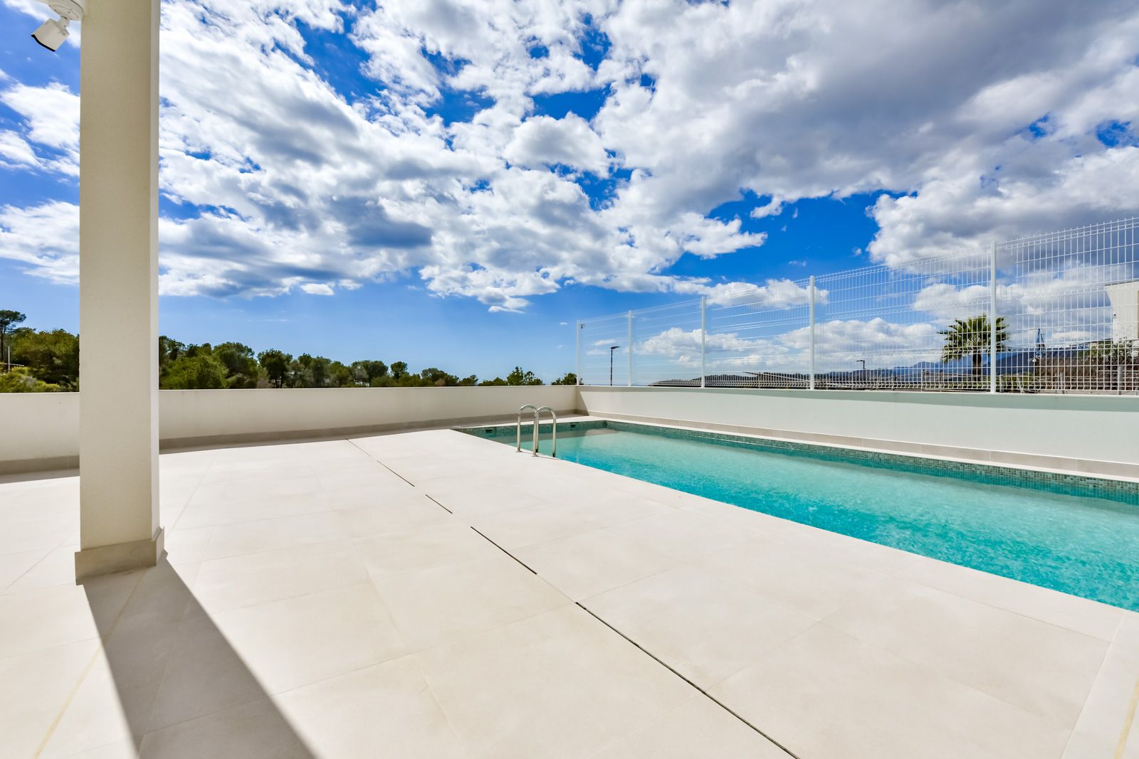 Villa Rey Luis en urbanización Sea Hills de Finestrat.