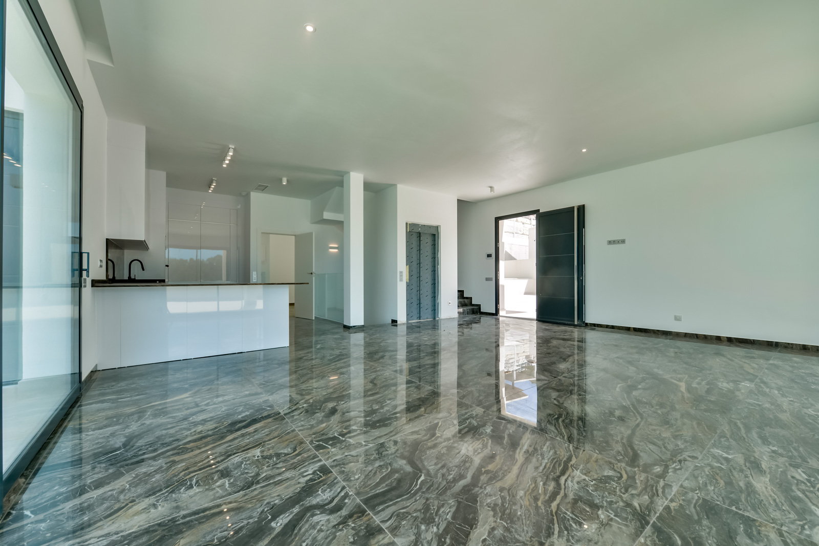 Villa Rey Luis en urbanización Sea Hills de Finestrat.