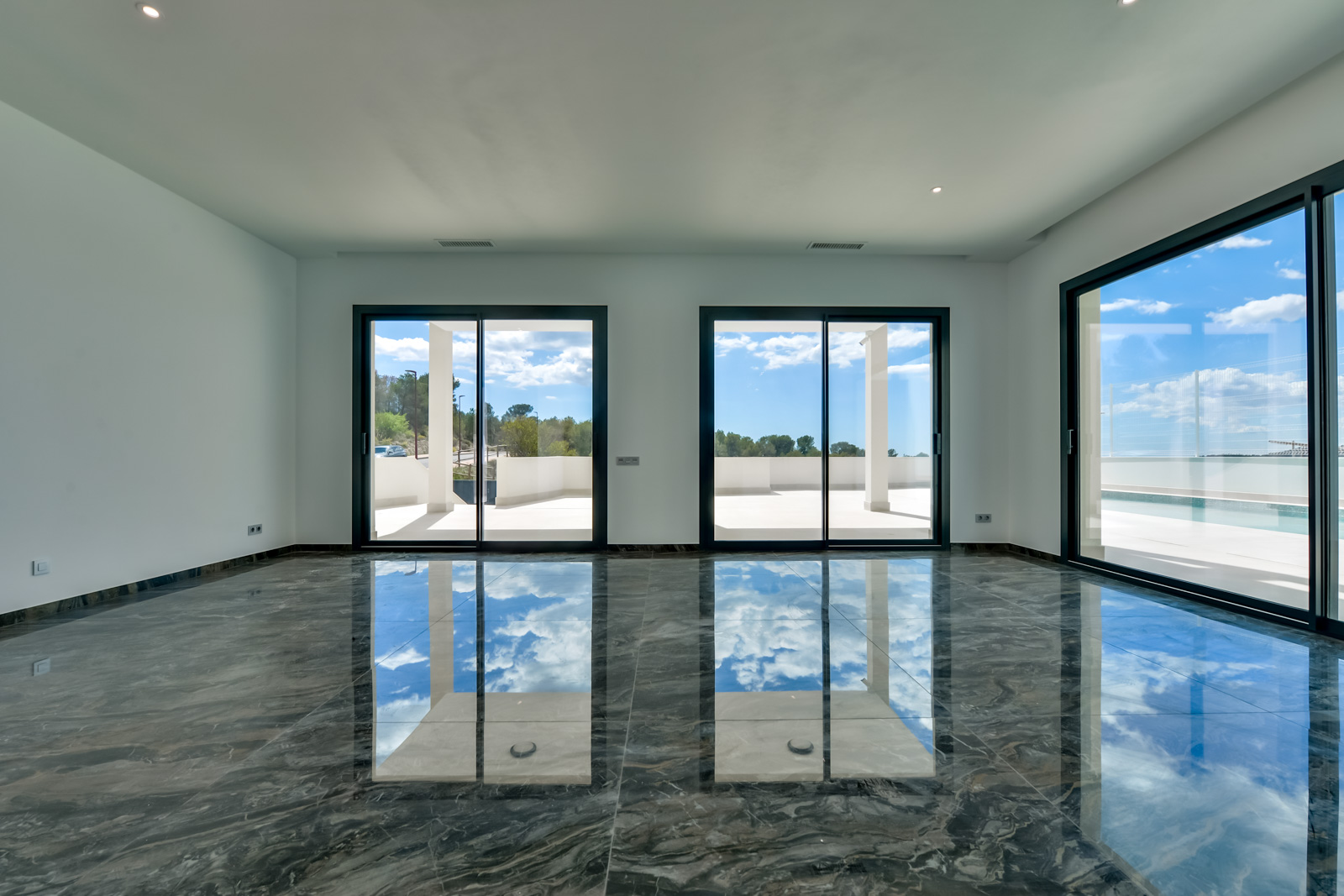 Villa Rey Luis en urbanización Sea Hills de Finestrat.