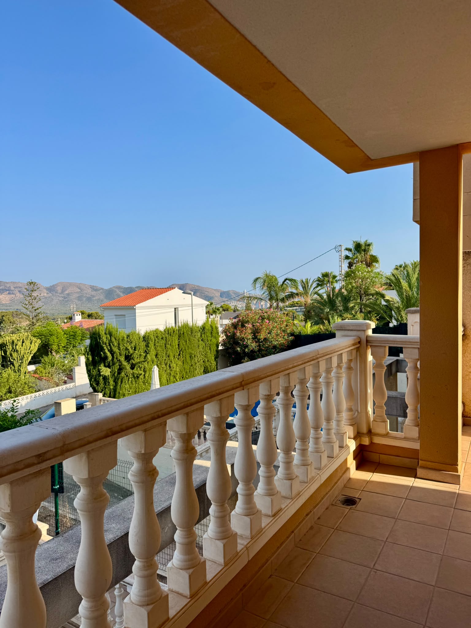 Villa in La Nucía met uitzicht op zee en bergen!