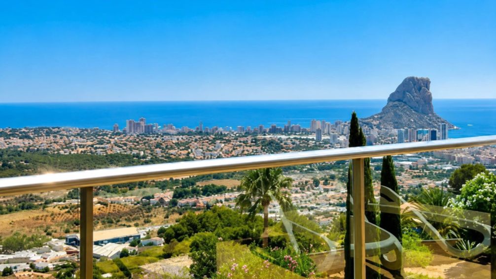 Adosado con vistas panorámicas al mar en Calpe