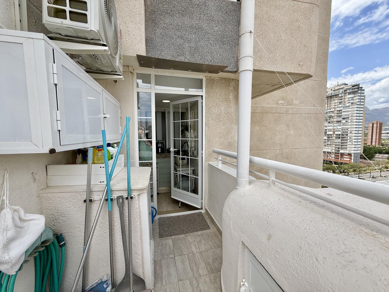 Piso en Benidorm en planta 16 con garaje.