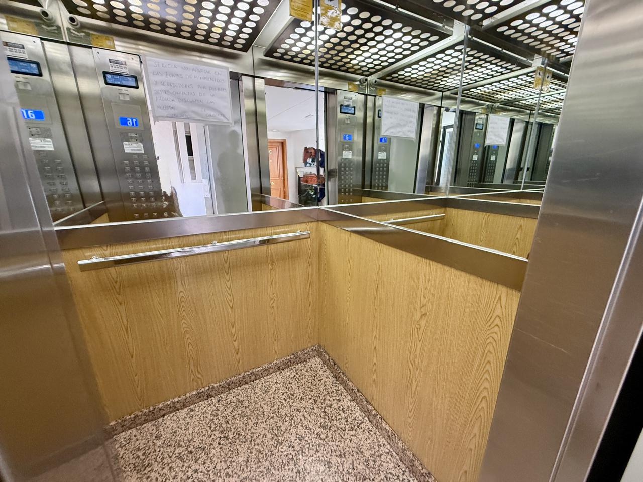 Piso en Benidorm en planta 16 con garaje.