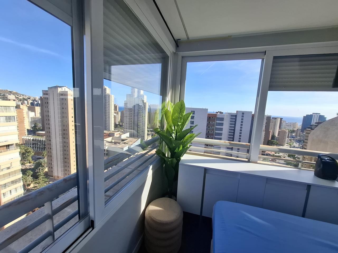 Ático en Benidorm, junto a la Av. Europa.