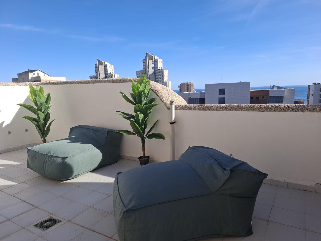 Ático en Benidorm, junto a la Av. Europa.