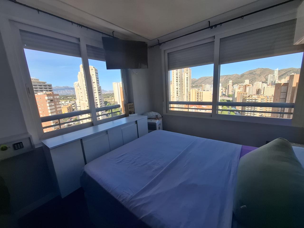 Ático en Benidorm, junto a la Av. Europa.