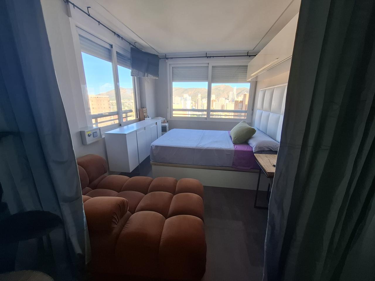 Ático en Benidorm, junto a la Av. Europa.