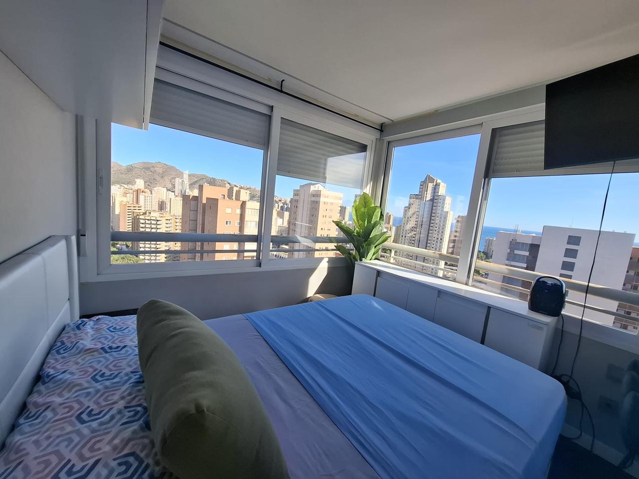 Ático en Benidorm, junto a la Av. Europa.