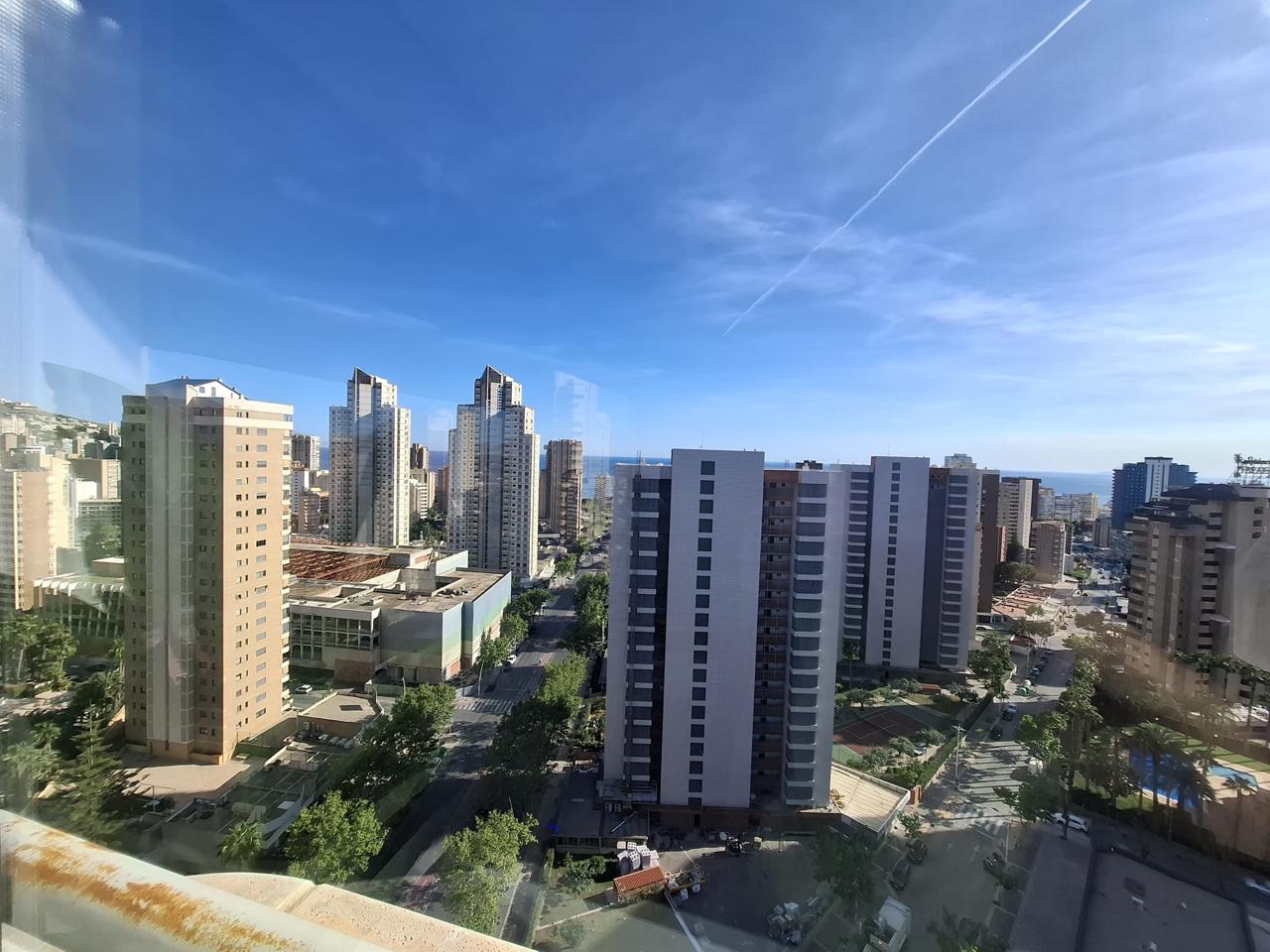 Ático en Benidorm, junto a la Av. Europa.
