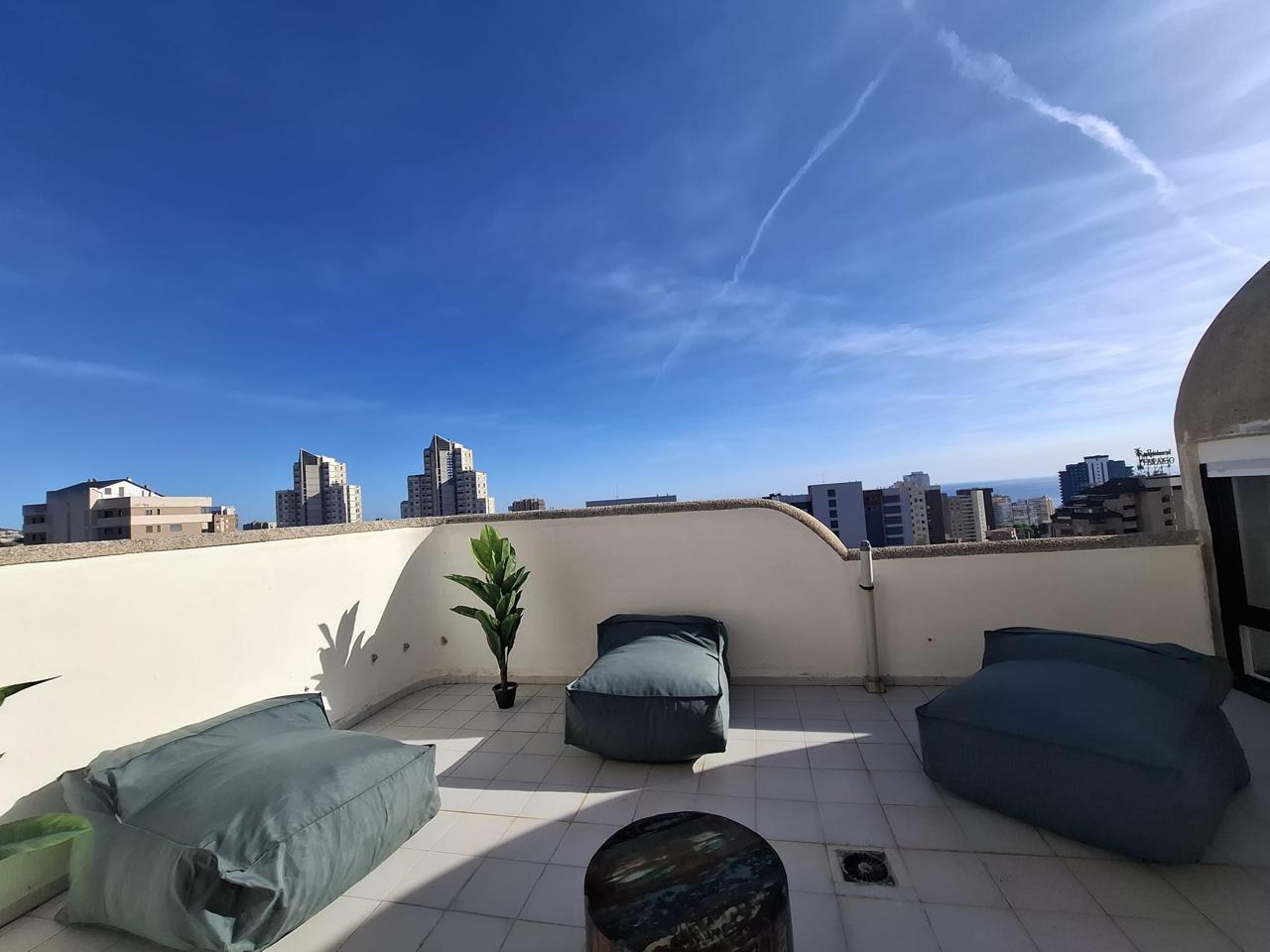 Ático en Benidorm, junto a la Av. Europa.