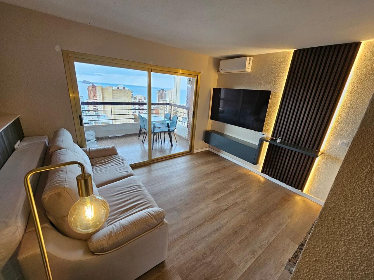 Estudio en Benidorm con espectaculares vistas al mar