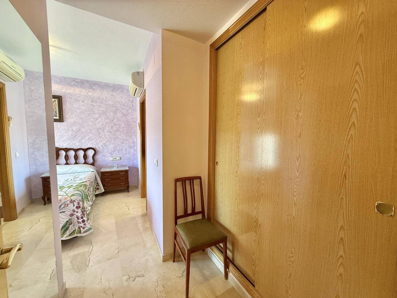 Piso en Benidorm con garaje y trastero. Vistas al mar y excelente ubicacion.