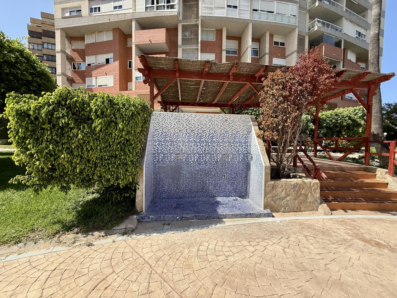 Piso en Benidorm con garaje y trastero. Vistas al mar y excelente ubicacion.