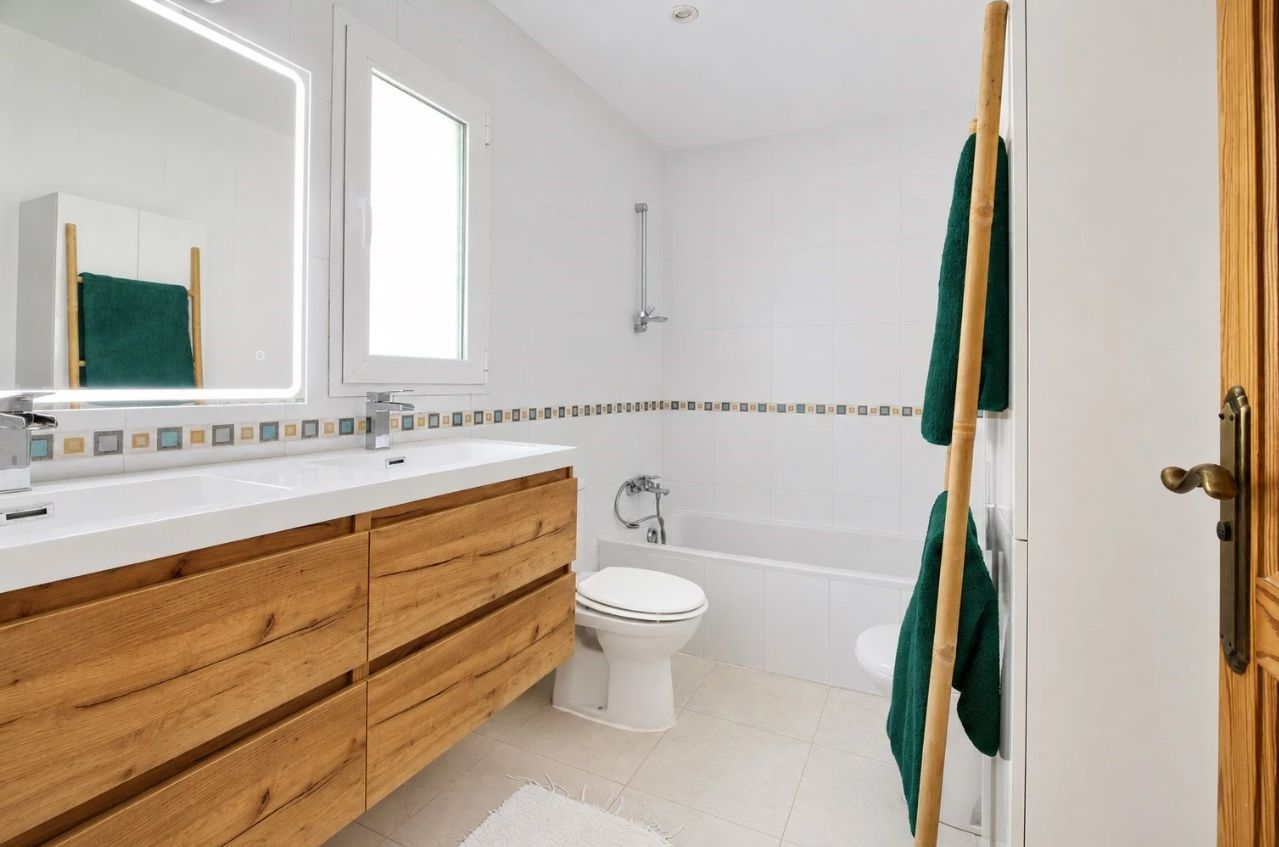 Villa con casa de invitados y piscina privada en Jávea