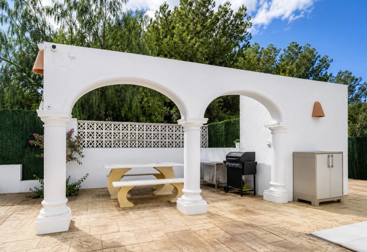 Villa con casa de invitados y piscina privada en Jávea