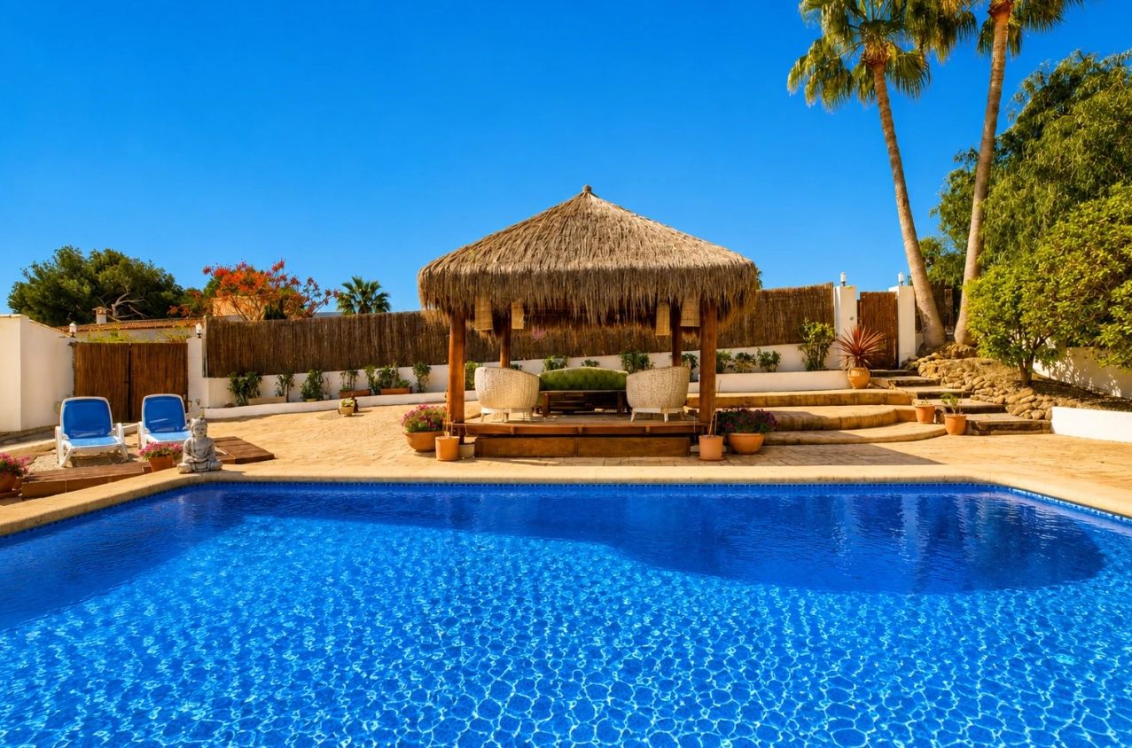 Villa con casa de invitados y piscina privada en Jávea